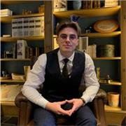 Jeune professeur passionnée par l’histoire et la géopolitique